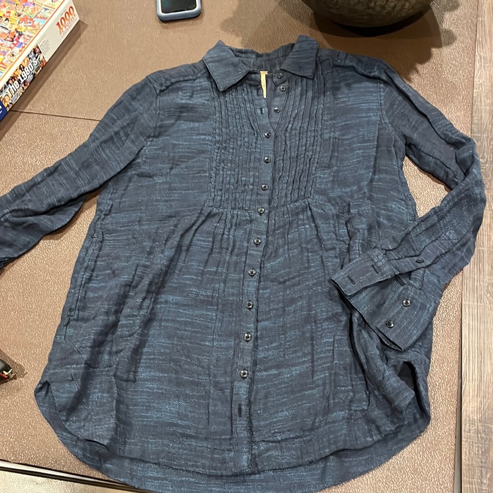 Free people Blue and black button up